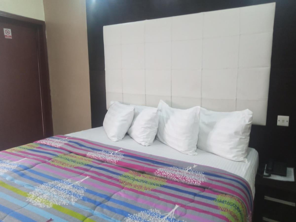 Alluring View Hotel - Toyin Sreet Ikeja Exterior photo